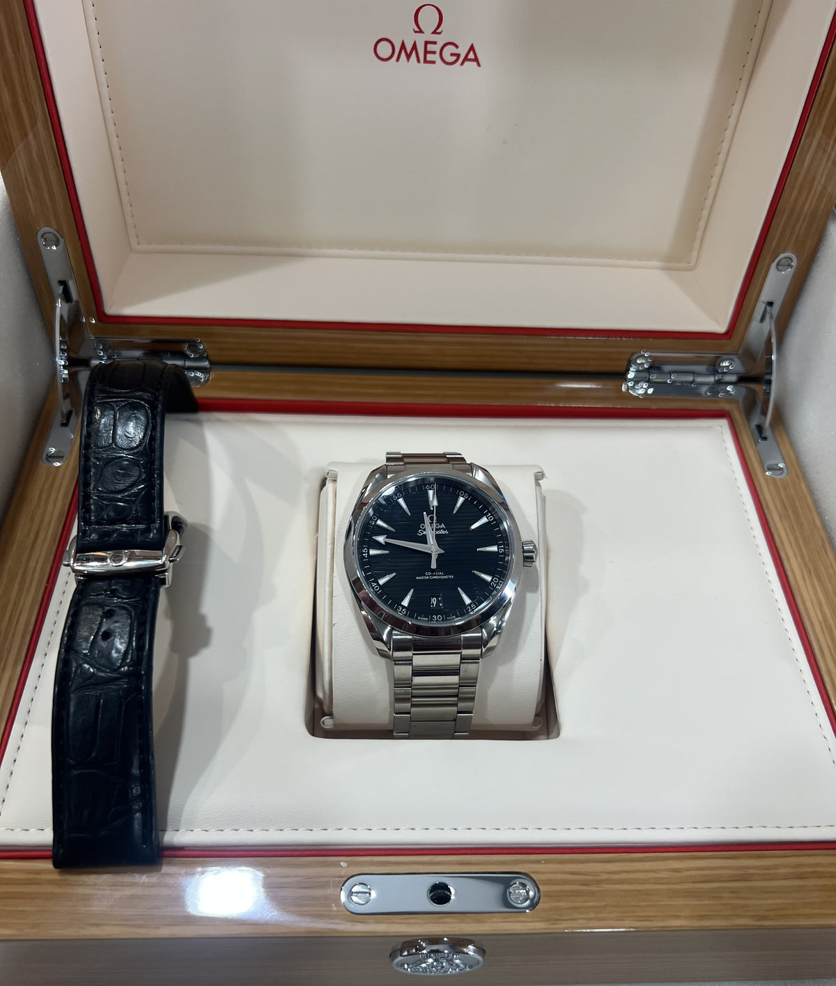 Omega Seamaster Aqua Terra Co-Axial Master Chronometer1