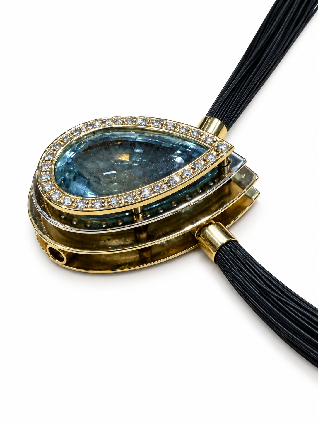 Aquamarin-Anhänger 20 ct in 750er Gelbgold mit Brillanten – mit schwarzem Collier