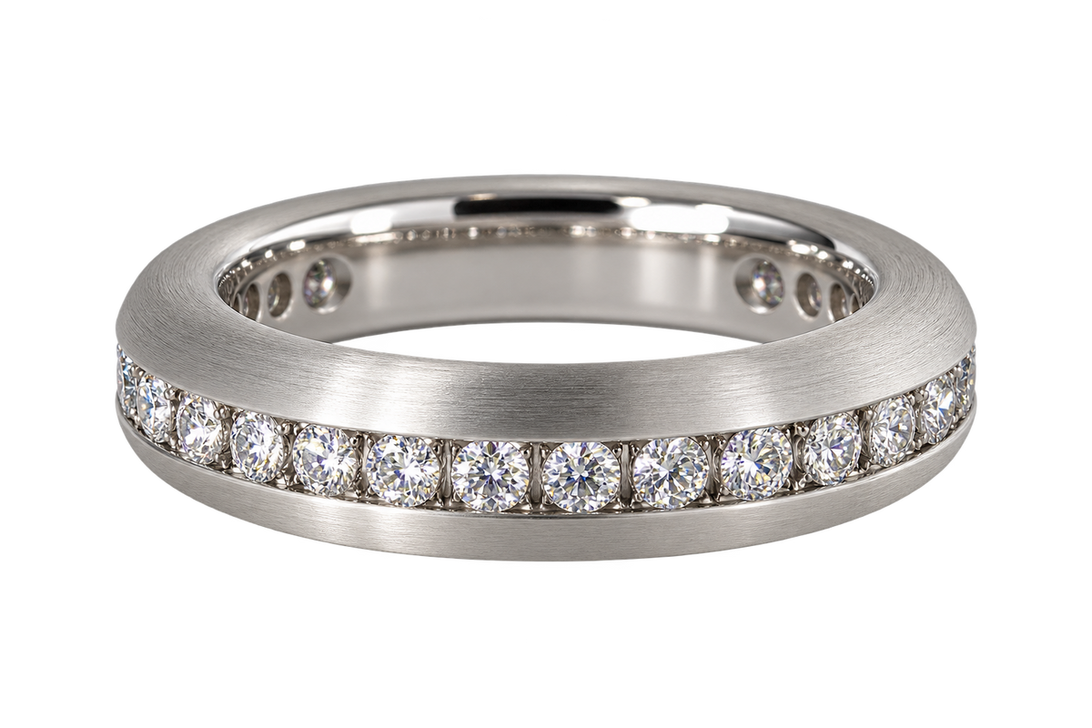 Memoire-Ring in 18 kt Weißgold mit 33 Brillanten, 1,00 ct F/VS, Größe 54