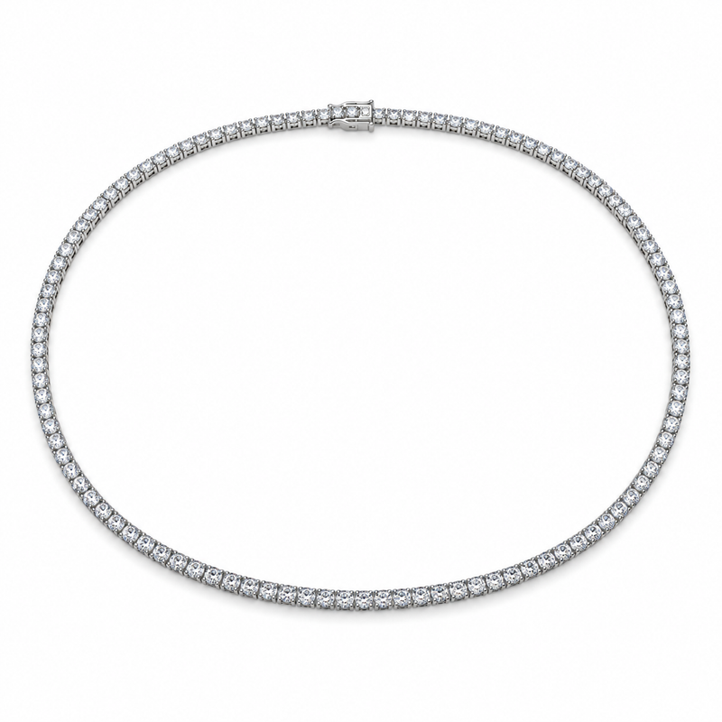 Tennis-Collier in Weißgold – ovale Ansicht auf weißem Hintergrund